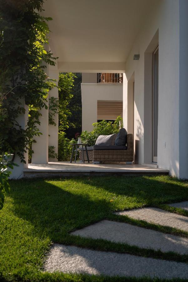 La Mascarana Apartment Lesa Exterior photo