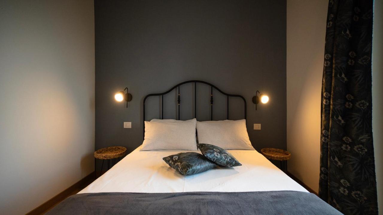La Mascarana Apartment Lesa Room photo