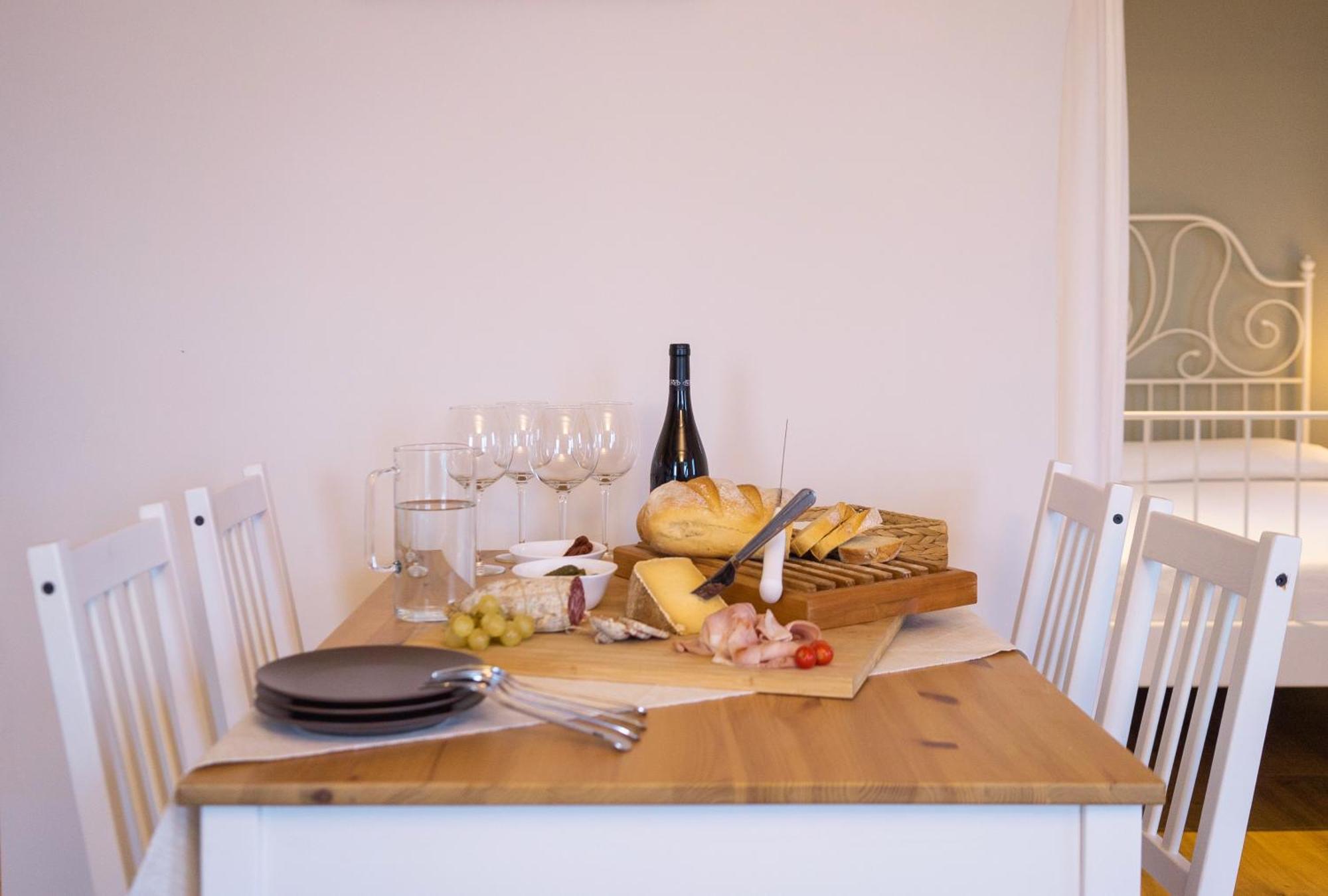 La Mascarana Apartment Lesa Room photo