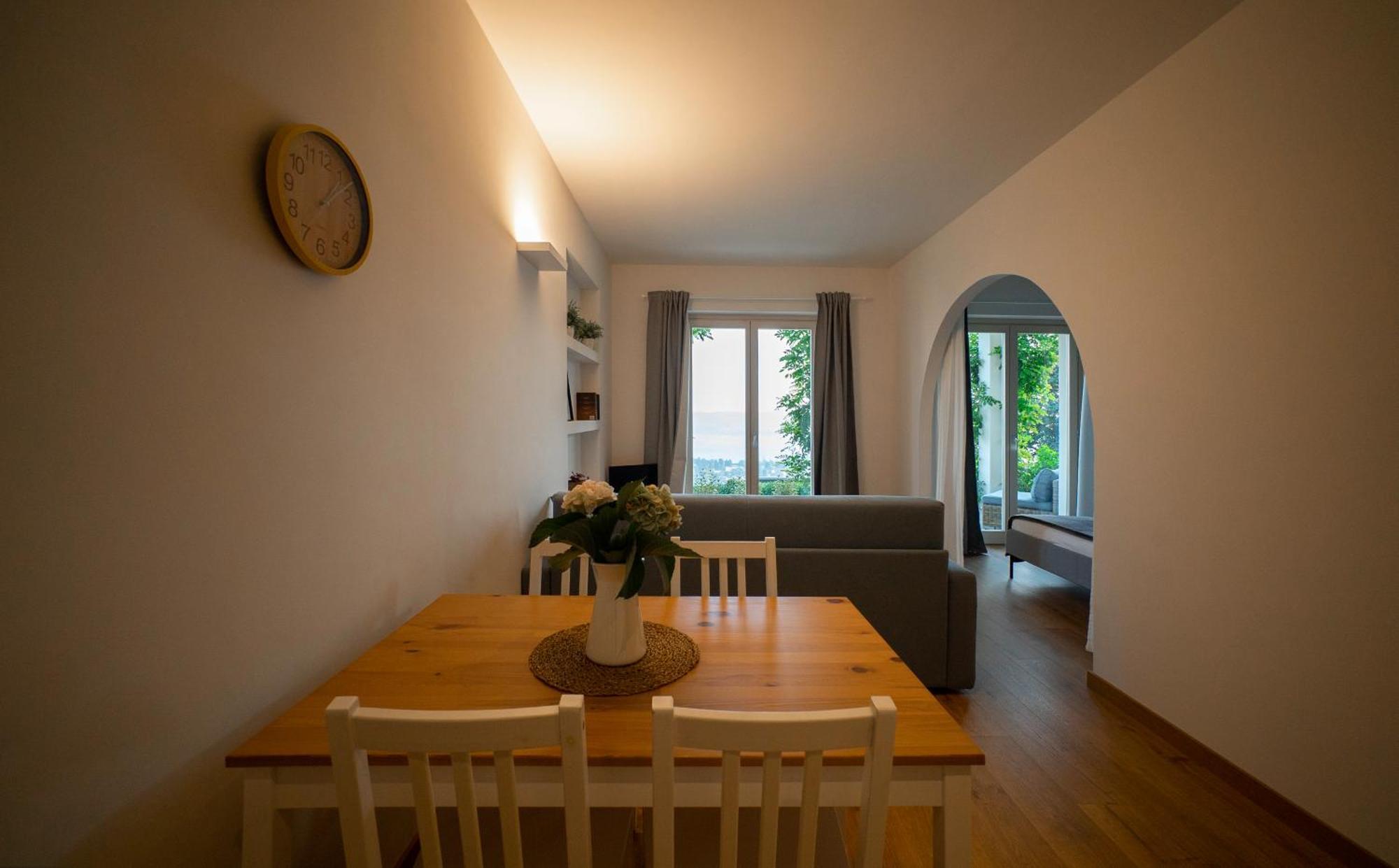La Mascarana Apartment Lesa Room photo
